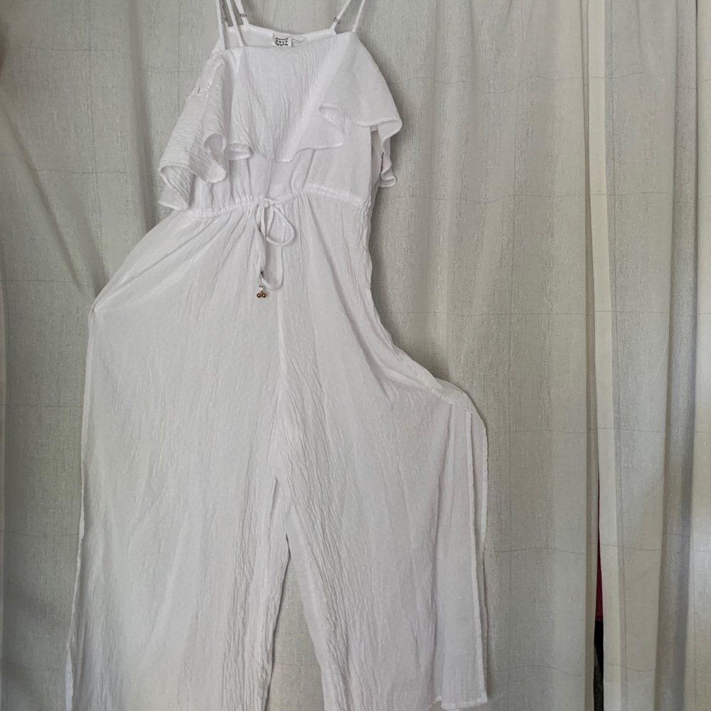 WHITE FLARE LINEN ROMPER